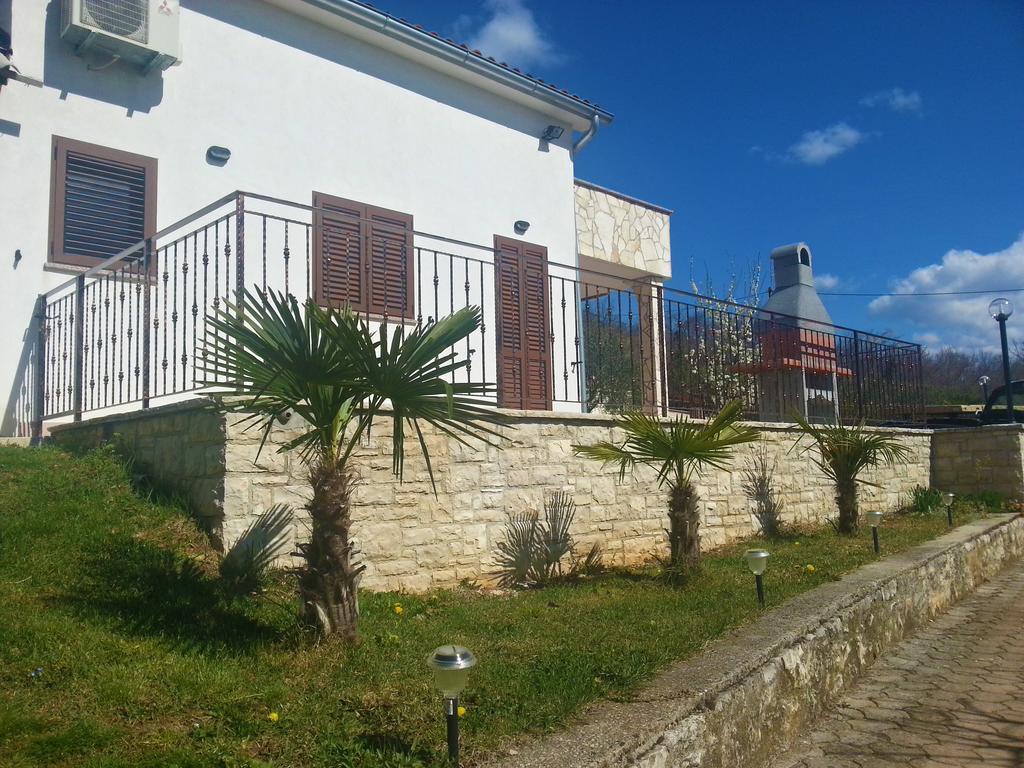 Villa Lara Karojba Quarto foto